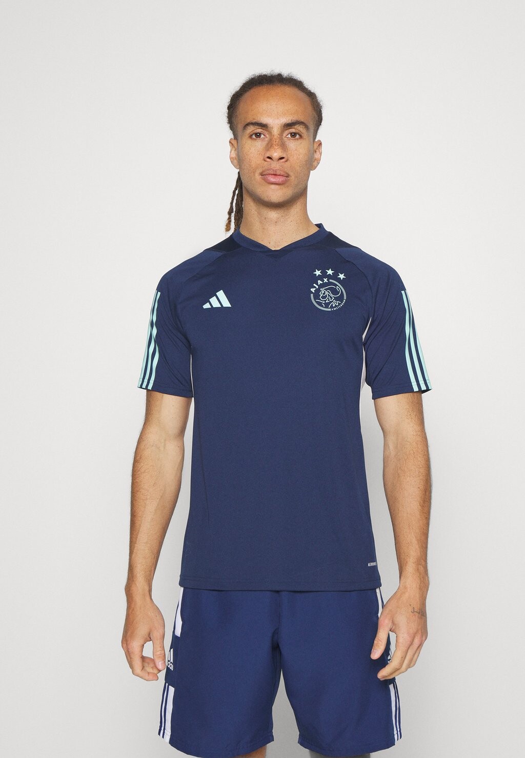 

Спортивная футболка Adidas