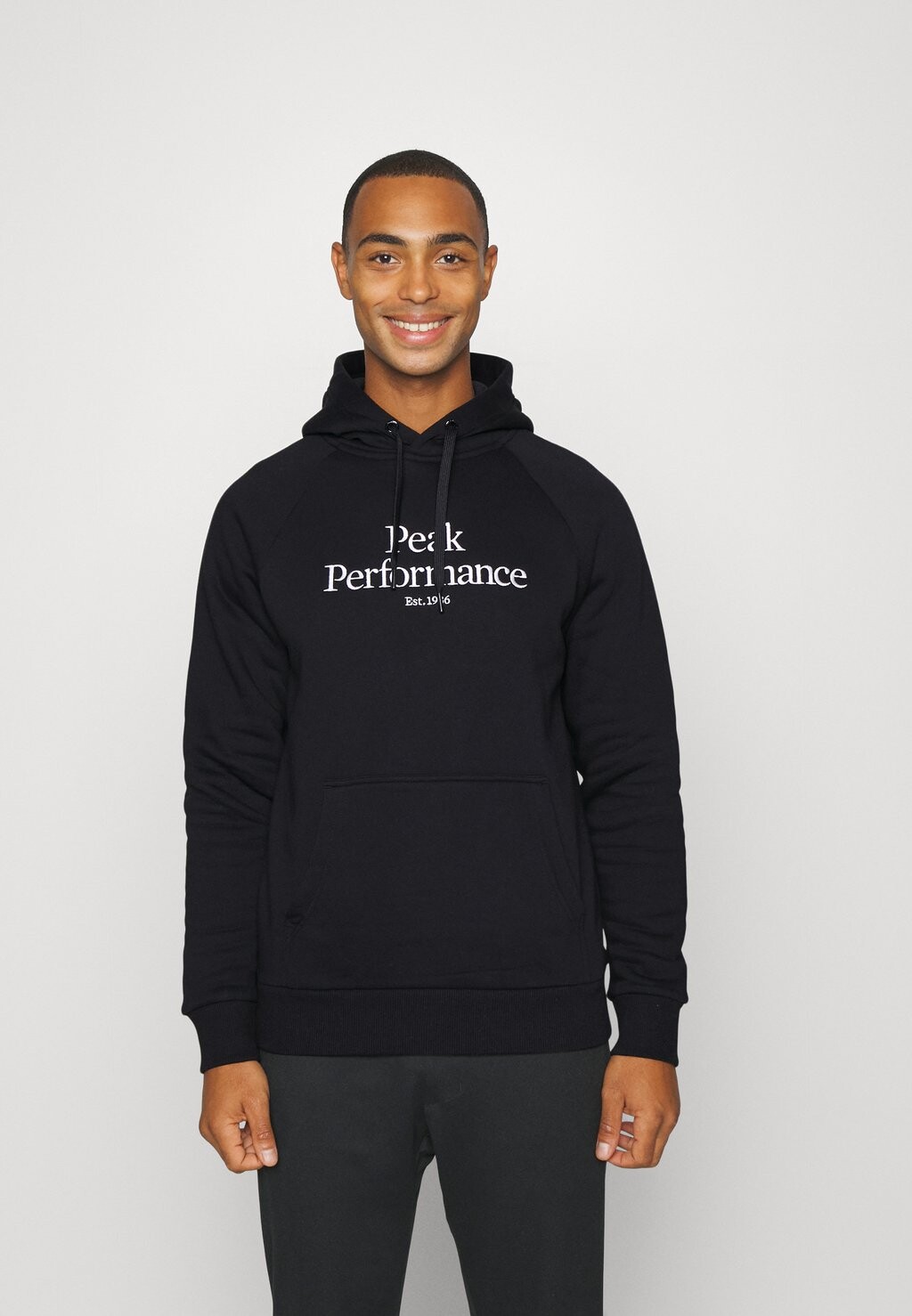 

Толстовка Peak Performance, черный