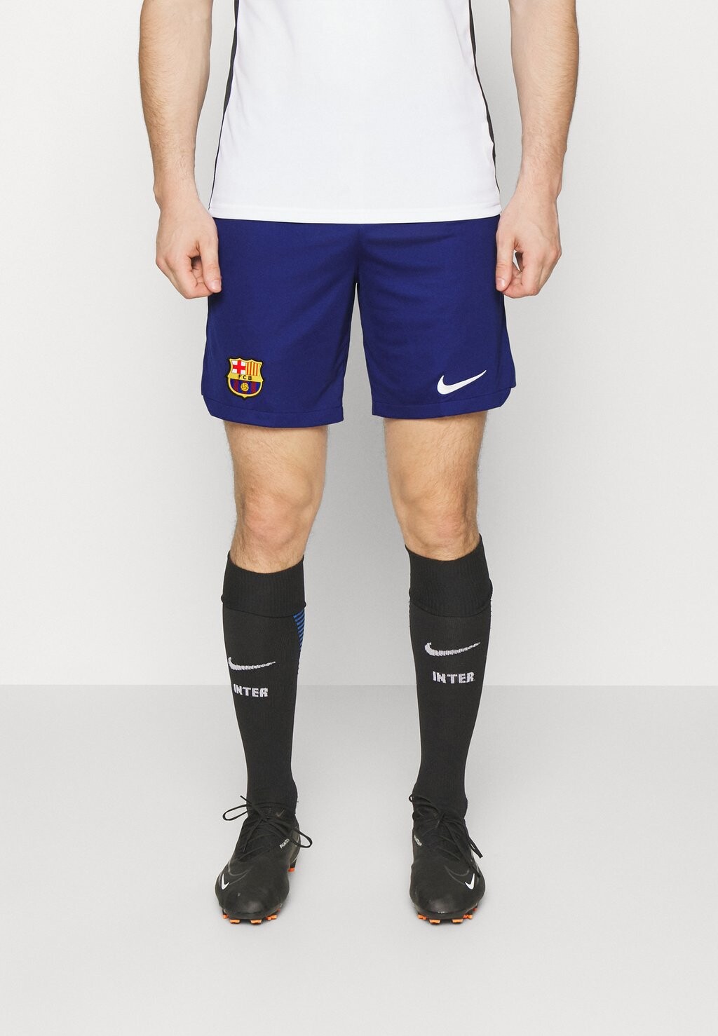 

Спортивные шорты Nike
