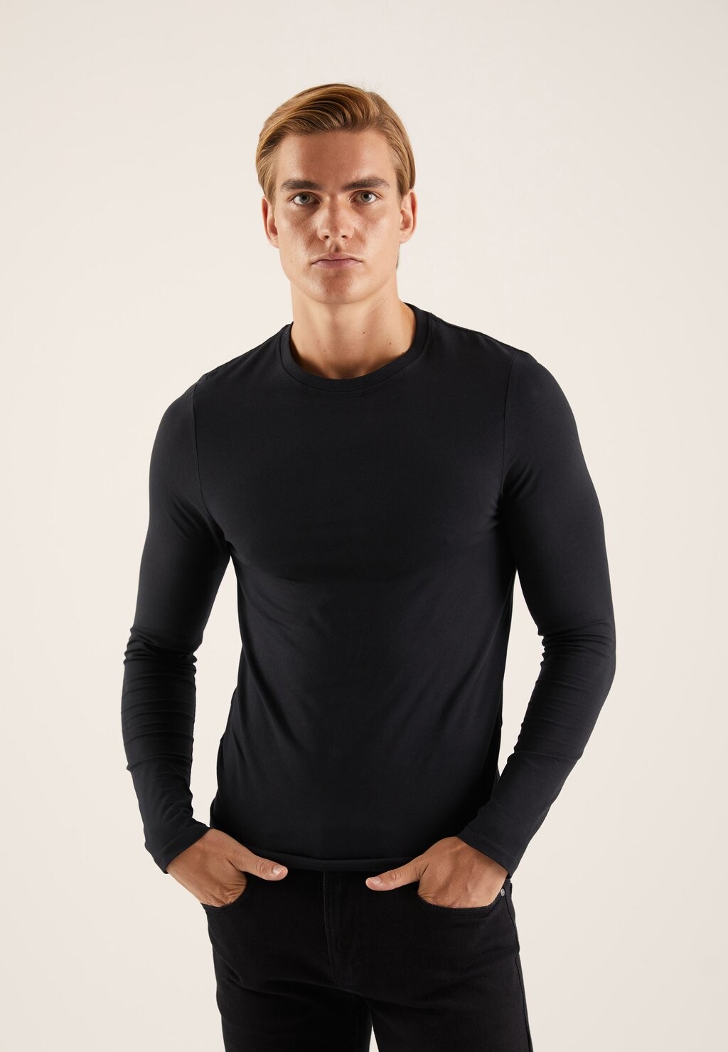 

Футболка с длинным рукавом Muscle Fit Pier One, черный