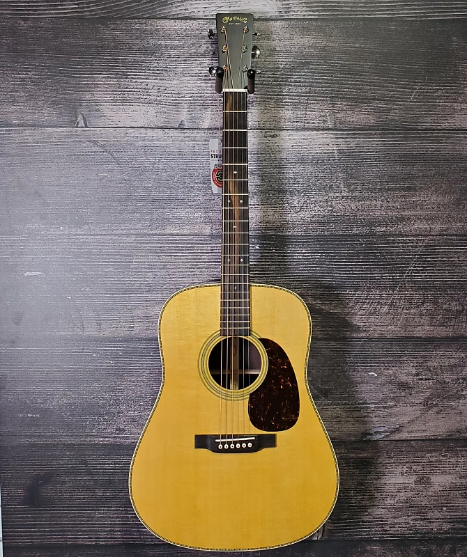 

Акустическая гитара Martin Standard Series HD-28