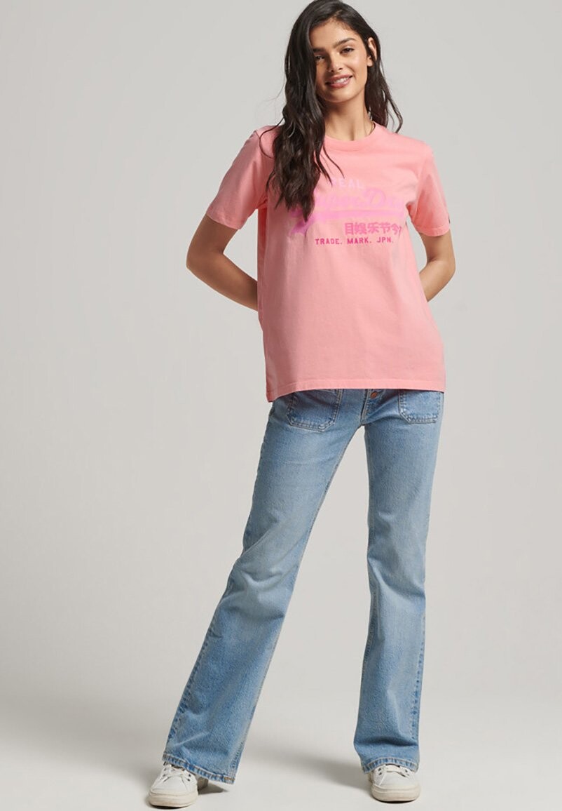 

Футболка с принтом VINTAGE LOGO OVERDYED Superdry, розовый пион