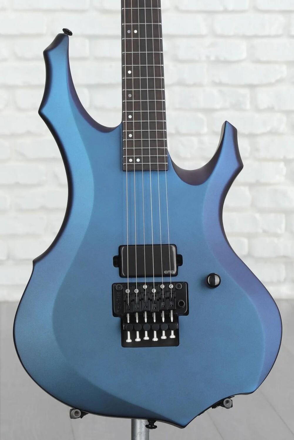 

Электрогитара ESP LTD F-1001 - пятно фиолетовая Андромеда
