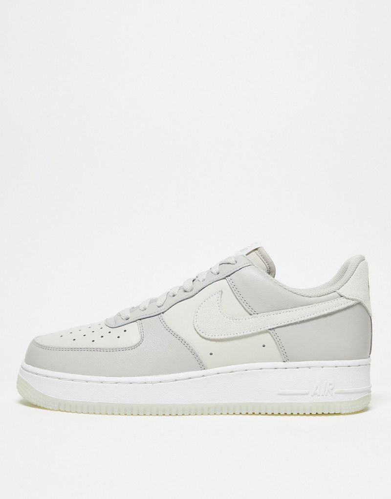 

Nike Air - Force 1 '07 - серо-белые кроссовки