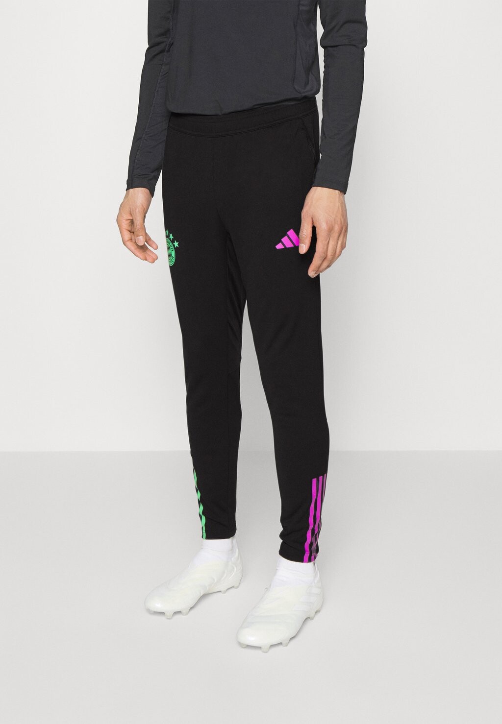 

Спортивные брюки Adidas