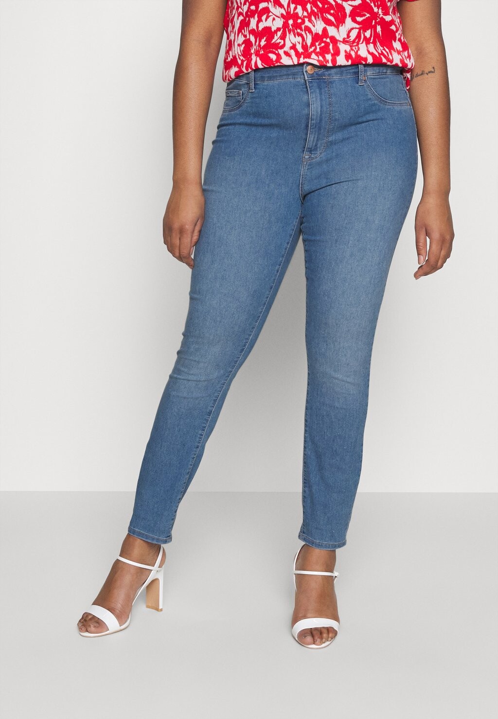 

Джинсы Skinny Fit ONLY Carmakoma