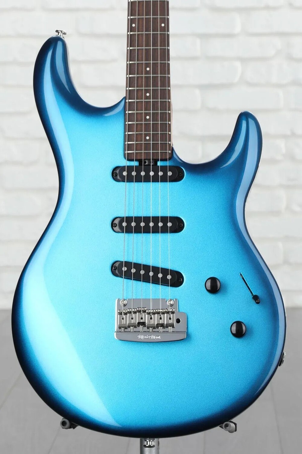 

Новая электрогитара Ernie Ball Music Man Steve Lukather L4 SSS — Blueburst