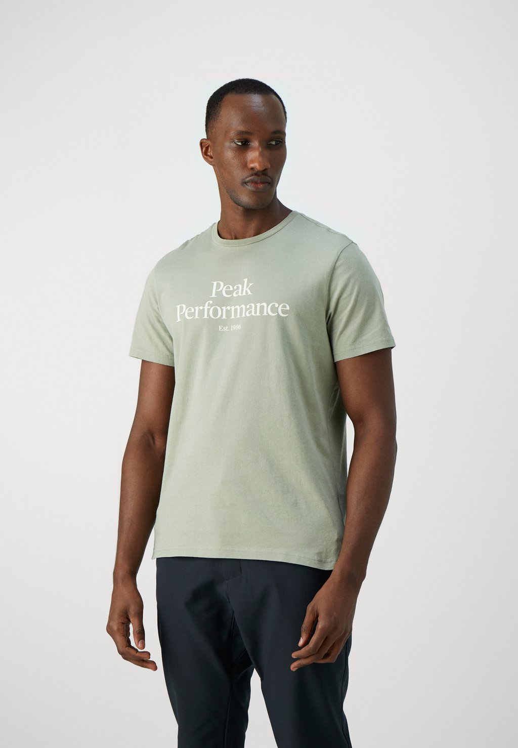 футболка с принтом original tee peak performance цвет med grey melange black Футболка с принтом Original Tee Peak Performance, цвет limit green
