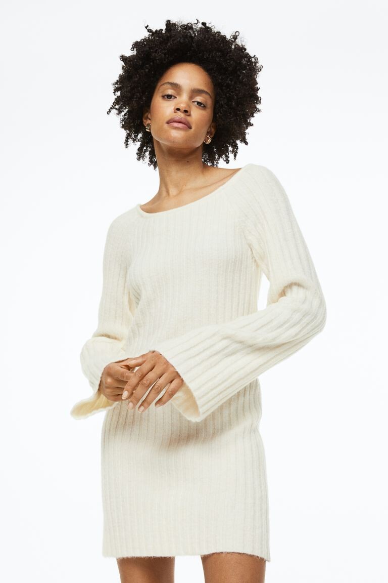 

Трикотажное платье в рубчик H&M