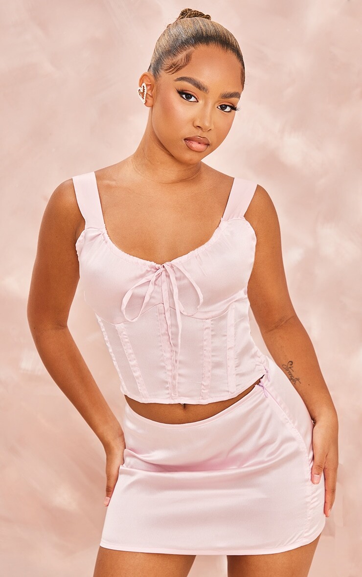 

PrettyLittleThing Розовый атласный корсетный топ Petite Baby Baby