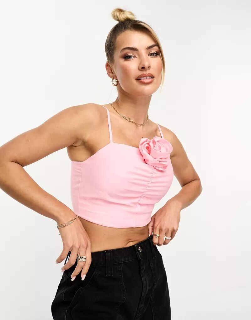 

Розовый укороченный топ Stradivarius с туфлями на каблуке с объемным цветком