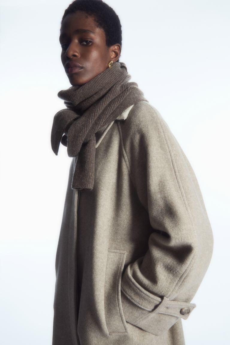 

Шарф COS Cashmere-blend, темно-коричневый меланж