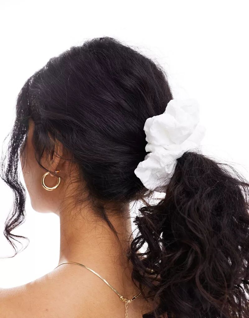 Белая свадебная резинка для волос SUI AVA Daydream
