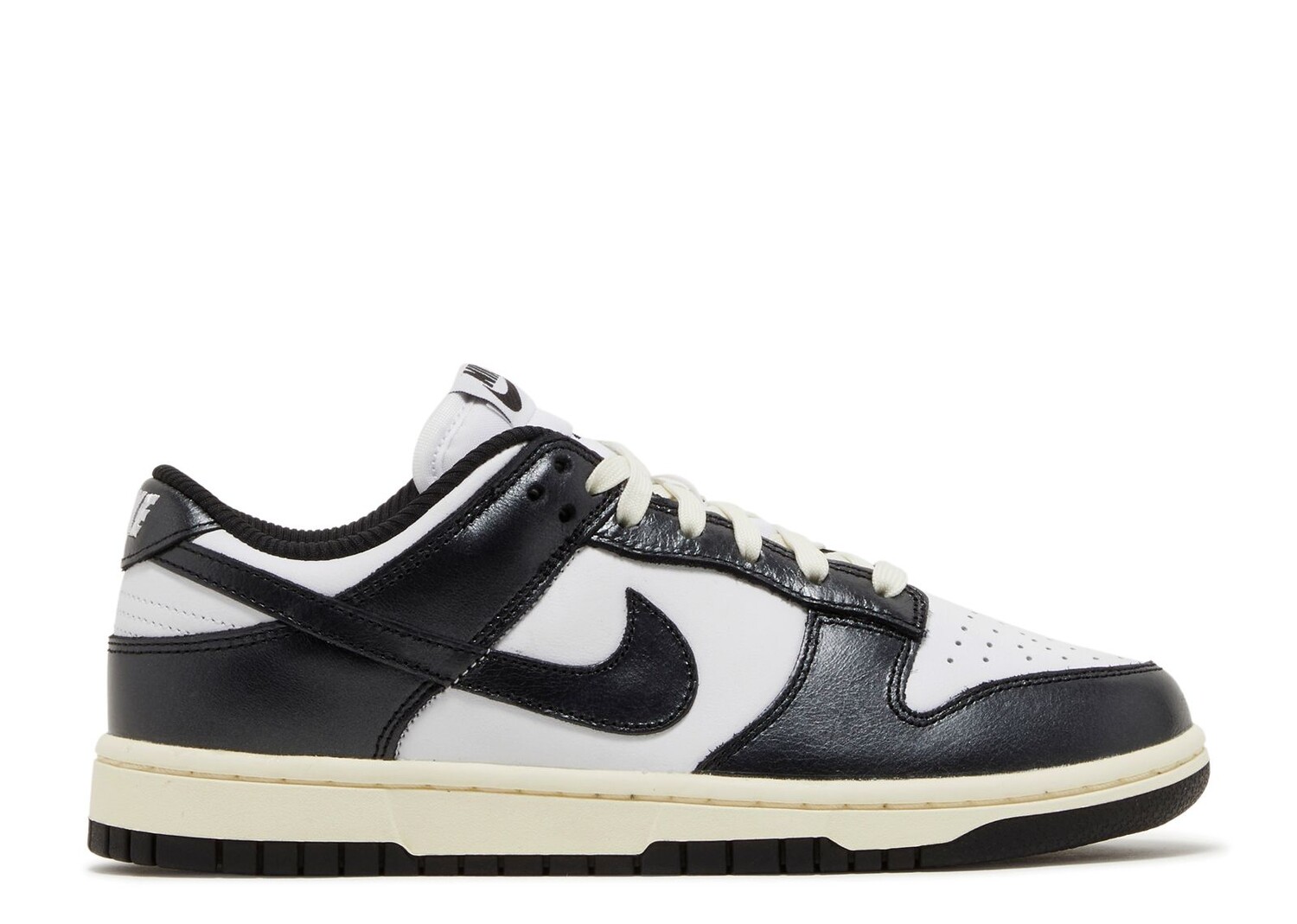 цена Кроссовки Nike Wmns Dunk Low 'Vintage Panda', черный