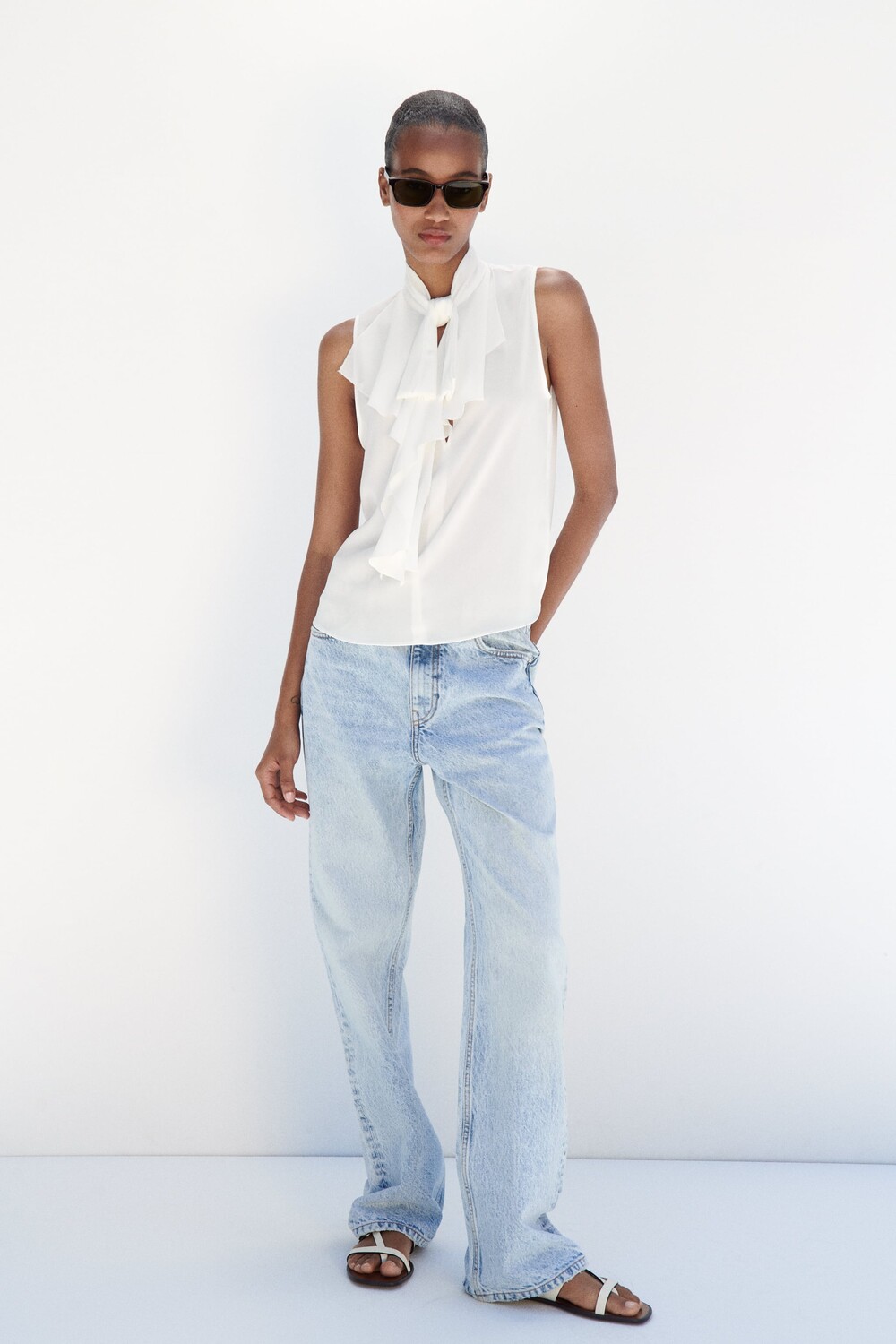 

Топ с оборками Zara, устричный белый