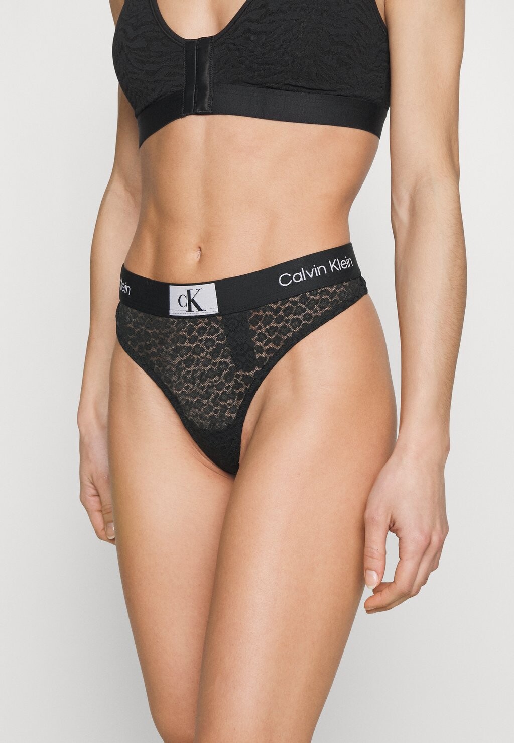 

Стринги Calvin Klein Underwear, черный