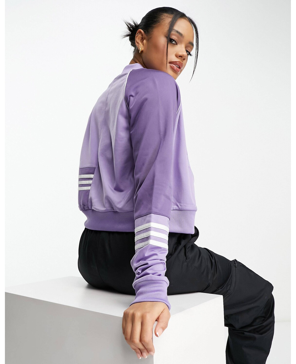 

Сиреневая укороченная спортивная куртка adidas Originals adicolor, Фиолетовый