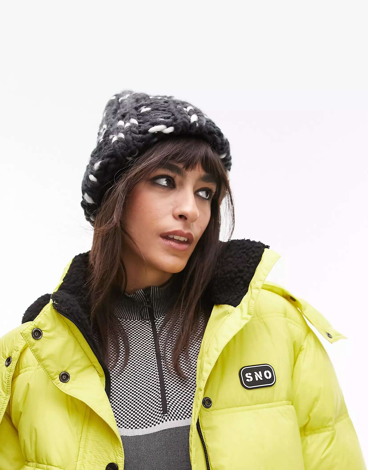 

Черная шапка крупной вязки Topshop Sno