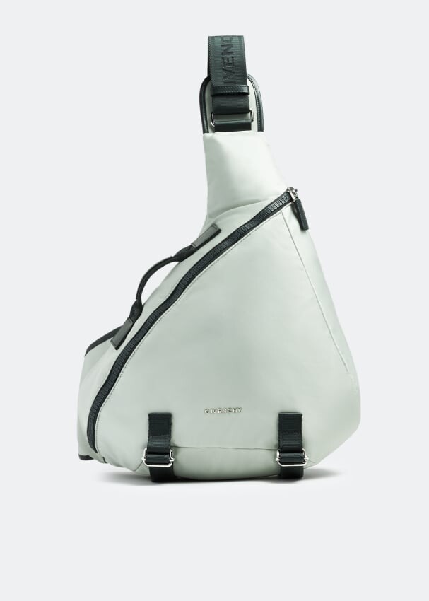 

Сумка Givenchy Medium G-Zip Triangle, серый