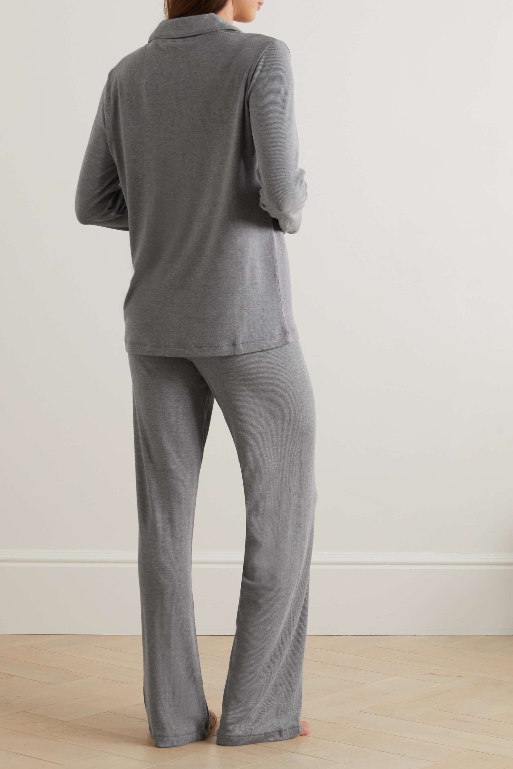 SKIMS Комплект для отдыха из эластичного модального джерси в рубчик - Heather Grey, серый фото