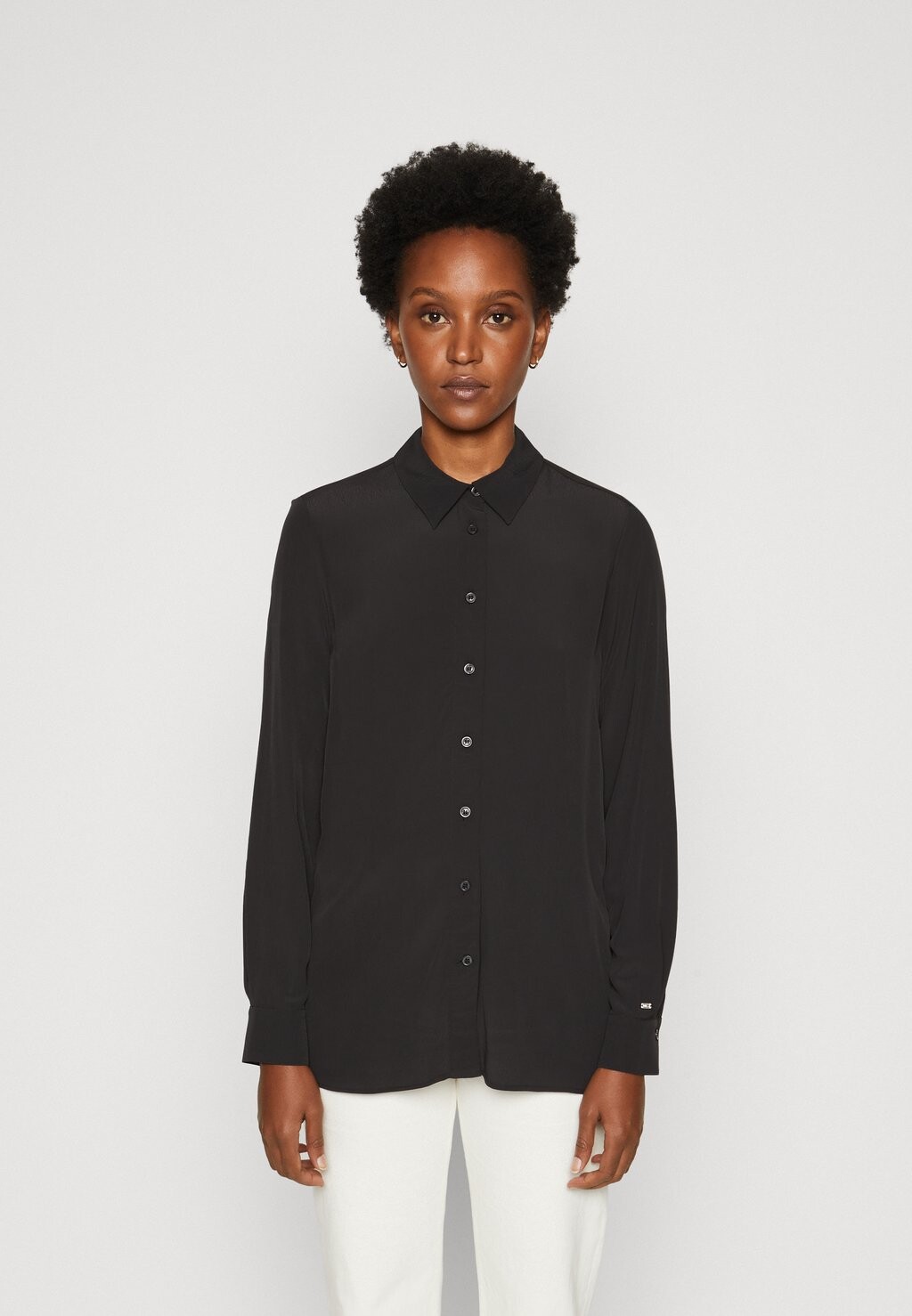 

Рубашка Tommy Hilfiger РУБАШКА FLUID REGULAR, цвет black