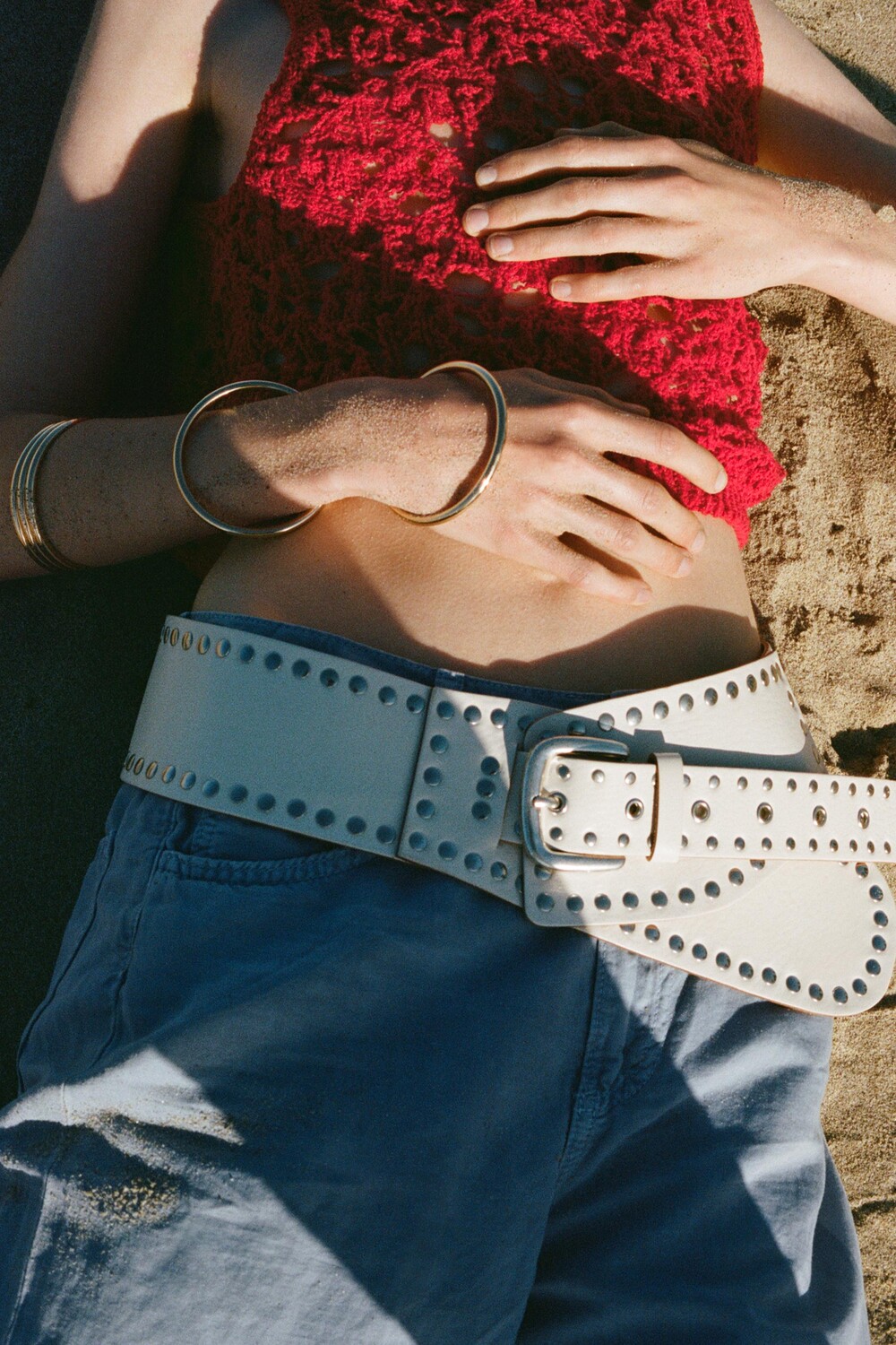 

Ремень с эффектом потертости ZARA, экрю