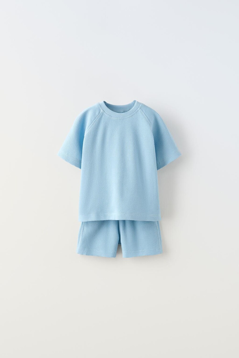 

Футболка из плюша и шорты-бермуда вафельной трикотажи коорд. ZARA, светло-синий