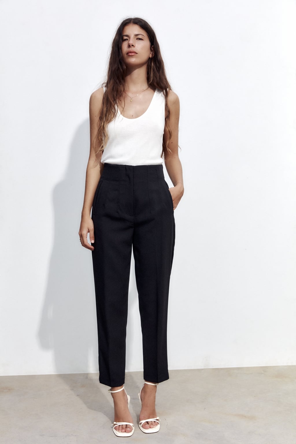 

Брюки с высокой талией ZARA, черный