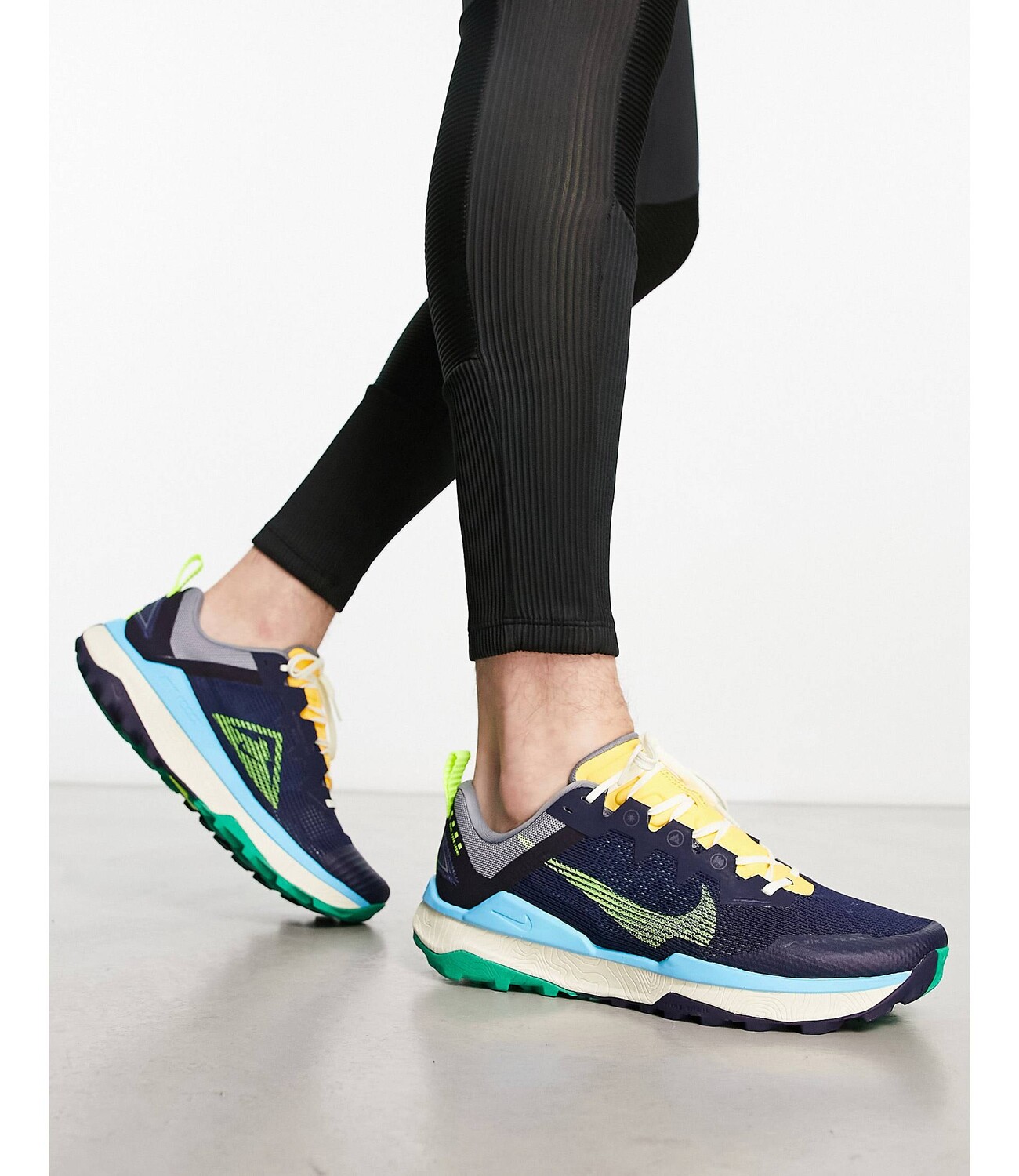 

Темно-синие кроссовки Nike Running Trail React Wildhorse 8