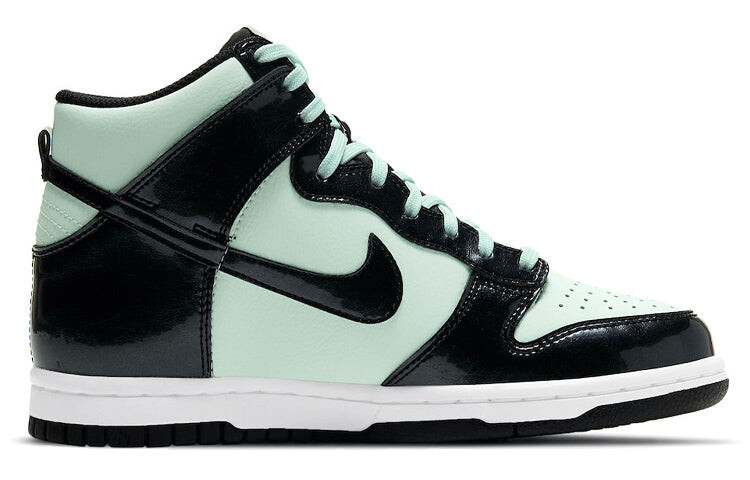 

Кроссовки Nike Dunk High SE (2021)