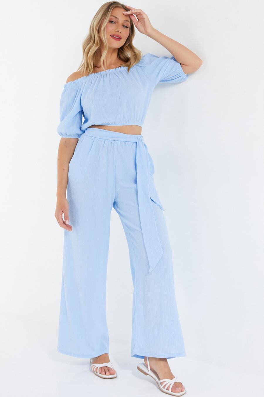 

Широкие брюки из синей жатой ткани QUIZ Clothing