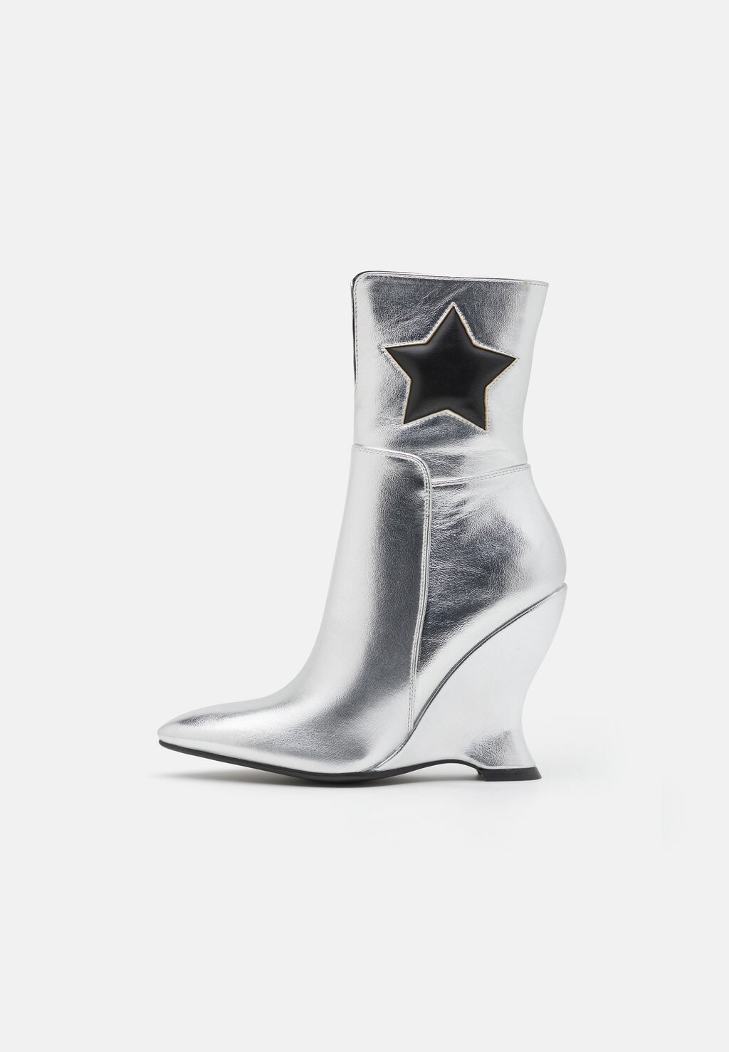 

Ботильоны на каблуке Star Girl LAMODA, цвет silver