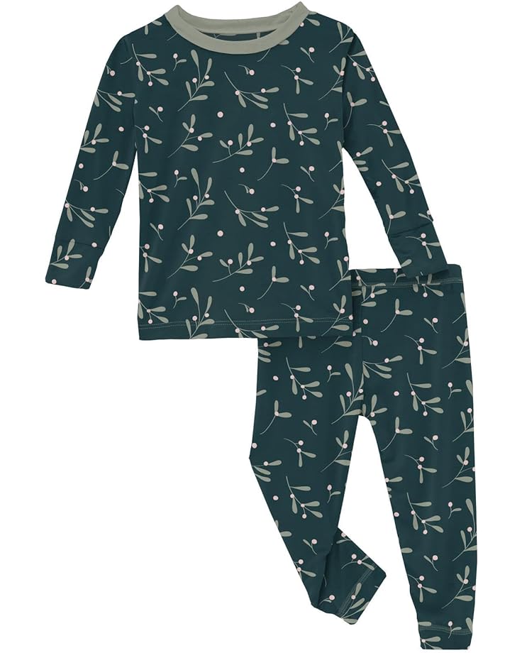 пижамный комплект kickee pants long sleeve pajama set цвет midnight tiny snowman Пижамный комплект Kickee Pants Long Sleeve Pajama Set, цвет Pine Mistletoe