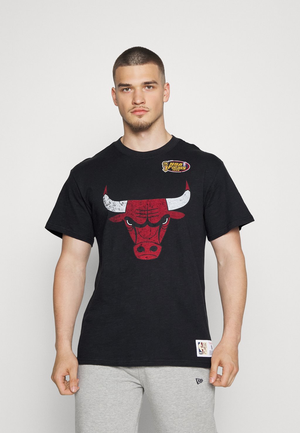 

Футболка Mitchell & Ness