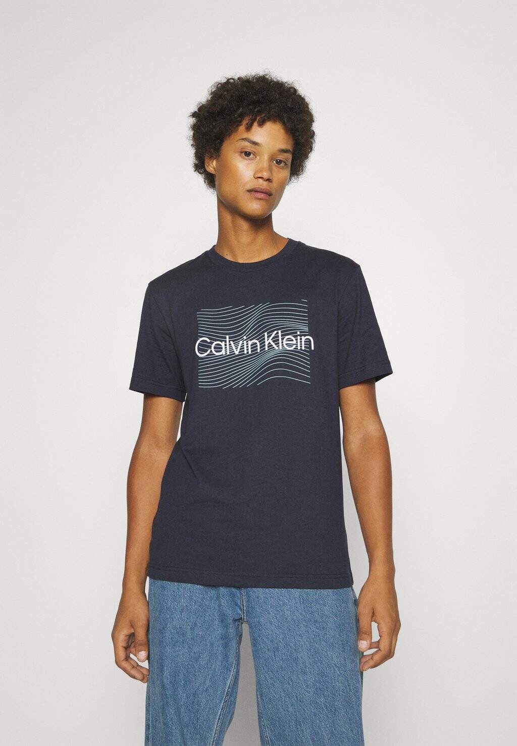 

Футболка с принтом Calvin Klein, темно-синий