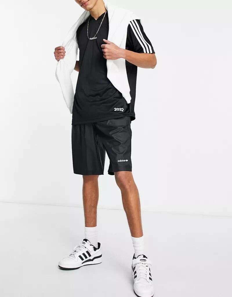 

Черные шорты adidas Originals 50 Years