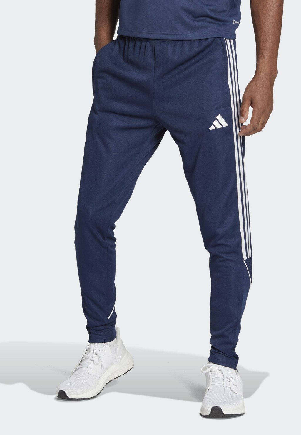 

Спортивные брюки Adidas