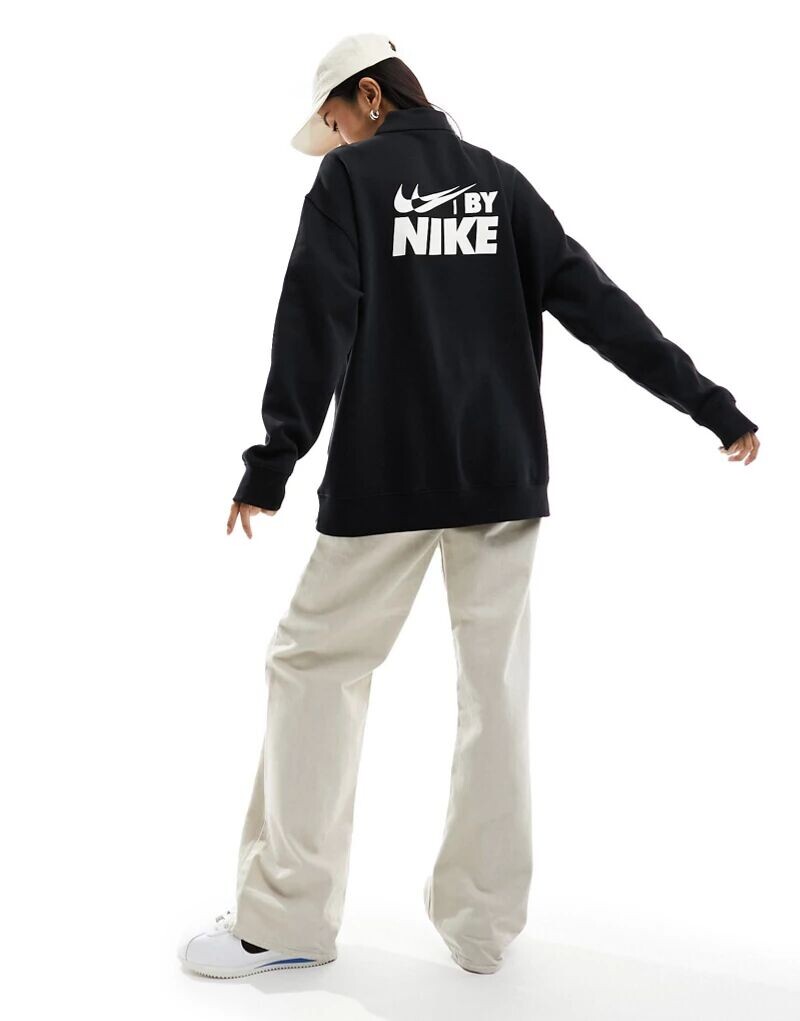

Черная толстовка с молнией на половину длины и логотипом Swoosh на спине Nike