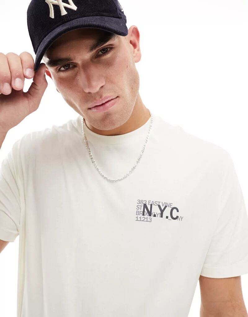 

Свободная бежевая футболка ASOS с принтом NYC на груди