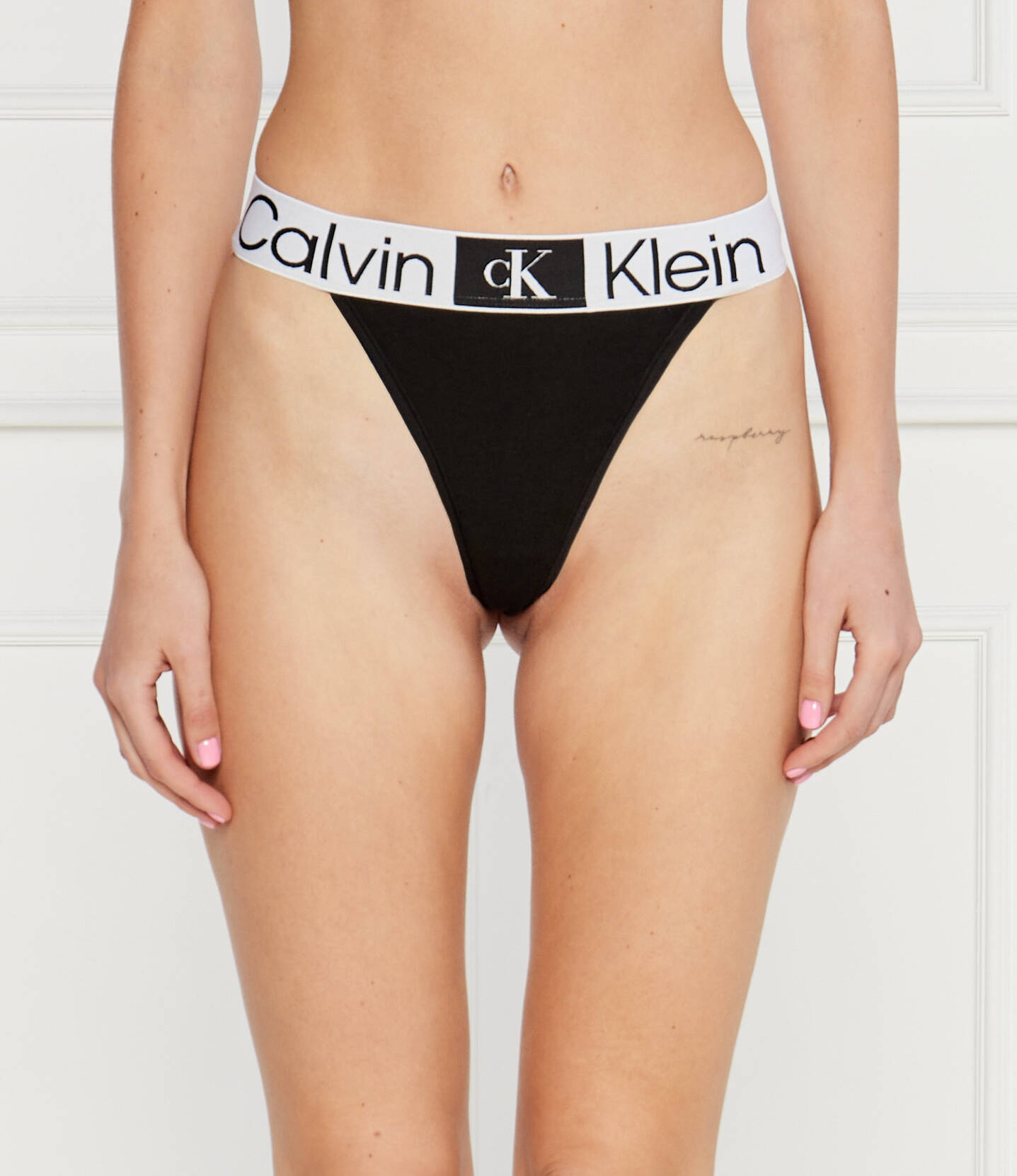 

Стринги Calvin Klein Underwear, черный