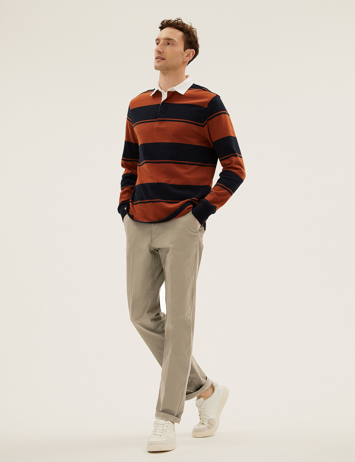 

Эластичные брюки чинос обычного кроя Marks & Spencer