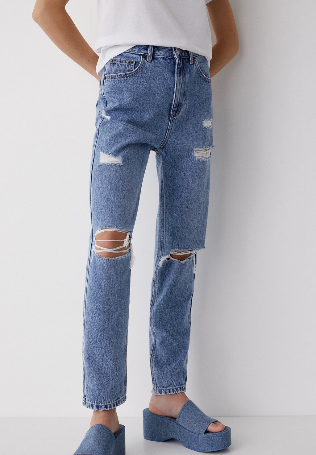 

Джинсы прямого кроя PULL&BEAR