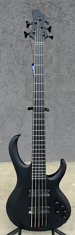 Басс гитара Ibanez BTB625EXBKF Iron Label 5-String Electric Bass Guitar, Flat Black 9lb11oz цена и фото