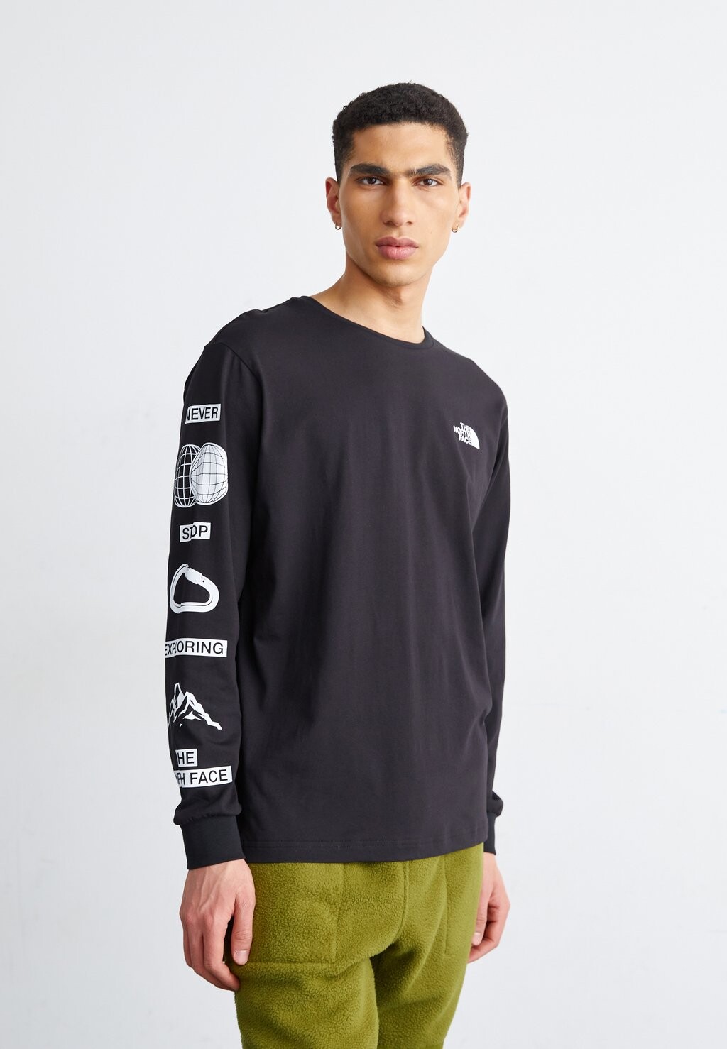 

Топ с длинными рукавами EXPLORE TEE RELAXED The North Face, цвет black