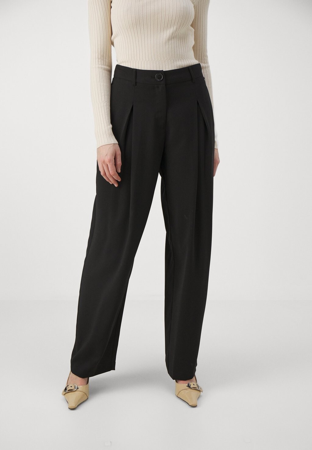 

Брюки PANTALONI Armani Exchange, черный