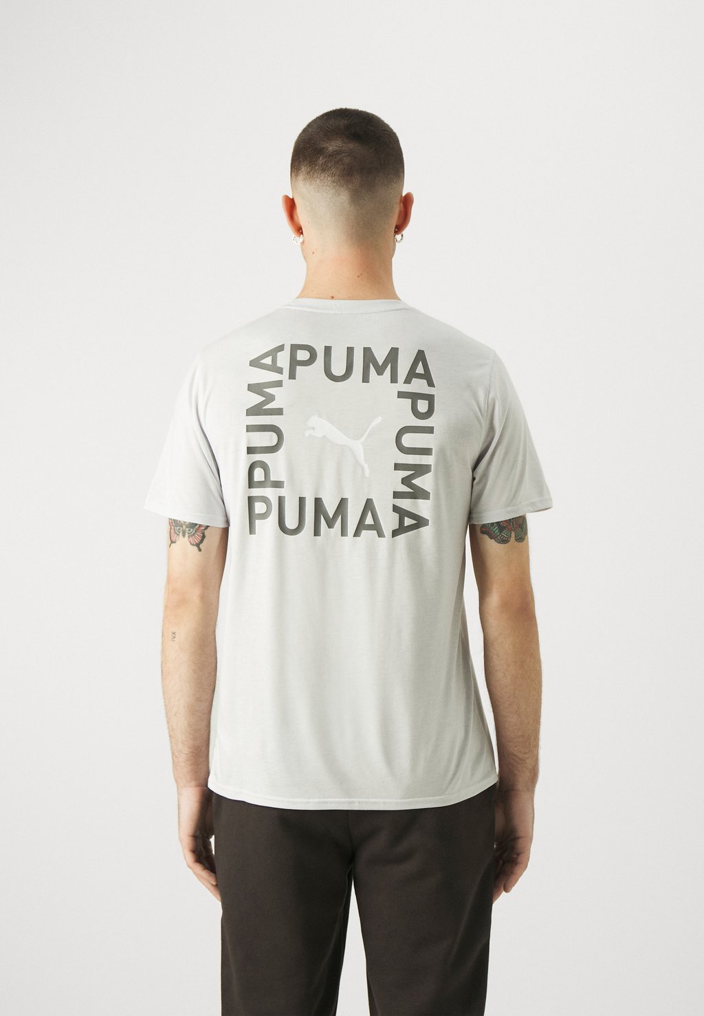 цена спортивная футболка Fit Triblend Graphic Tee Puma, цвет silver mist
