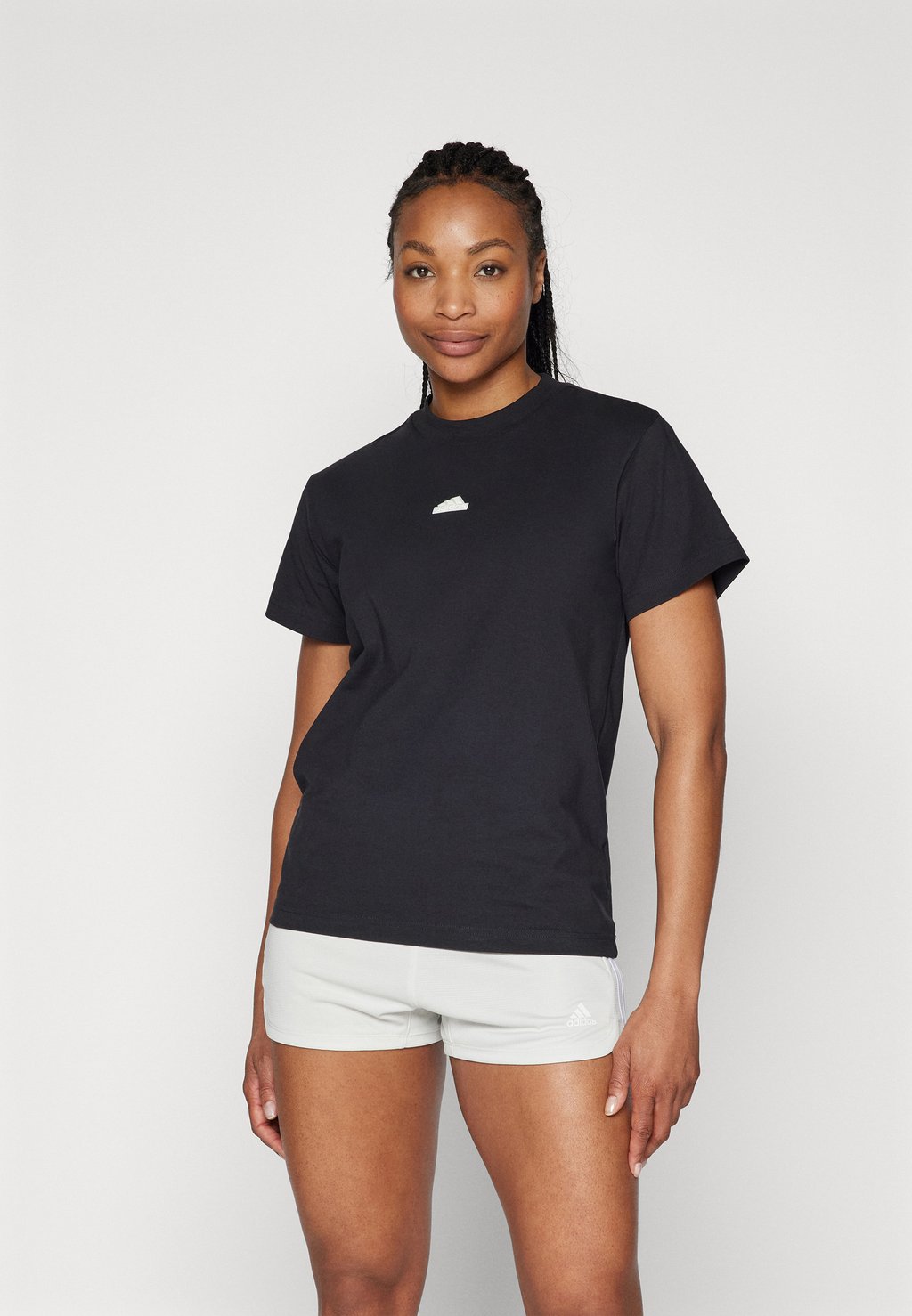 Базовая футболка EMBROIDERY adidas Sportswear, цвет black