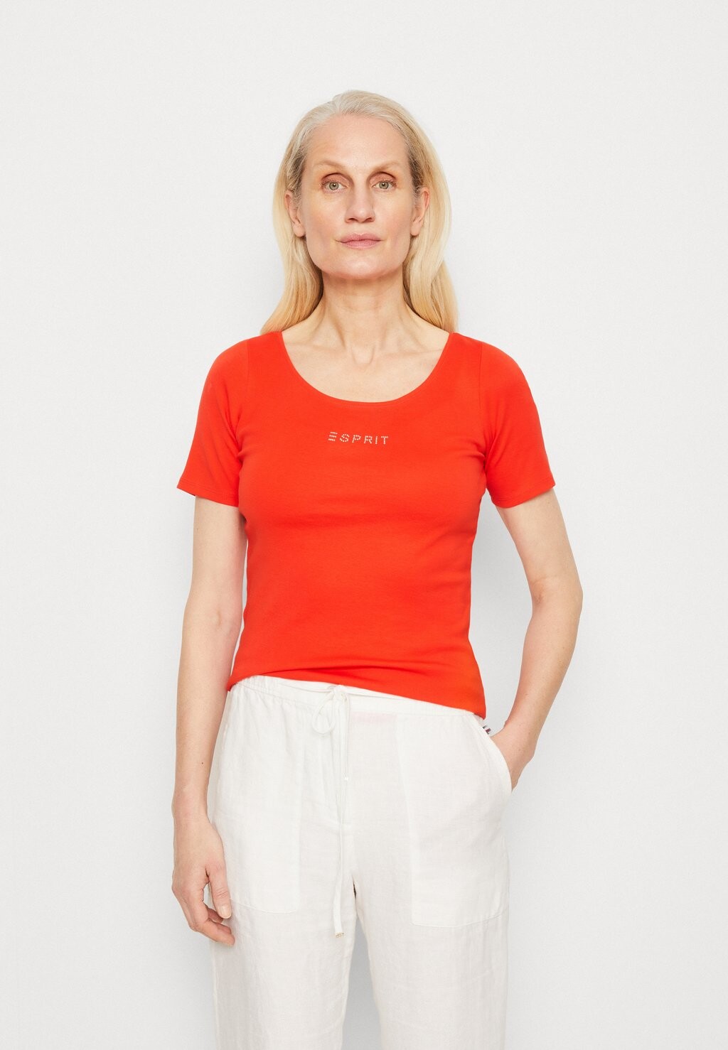 

Футболка с принтом Esprit, красный
