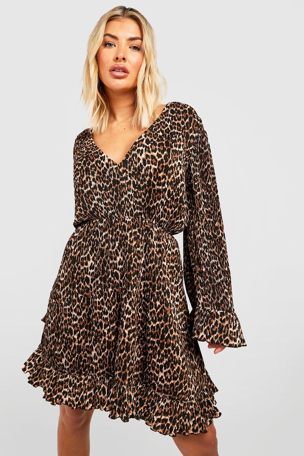 

Плиссированное платье с леопардовым вырезом Boohoo, коричневый