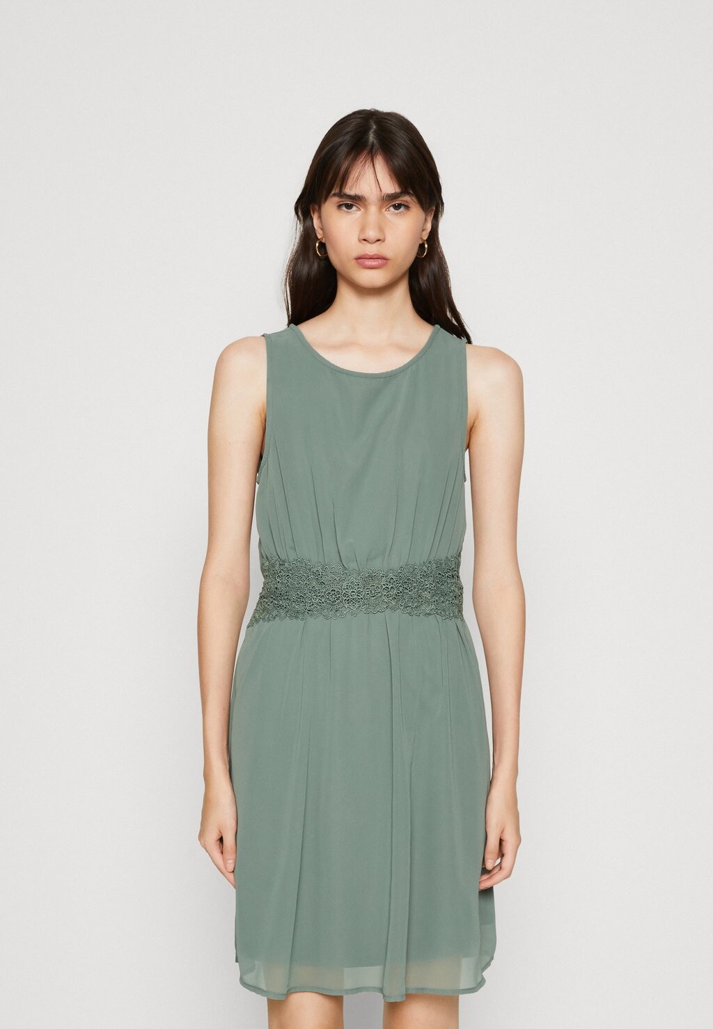 

Коктейльное платье Vero Moda
